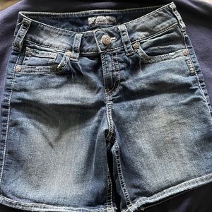 Sliver Suki Jean Shorts